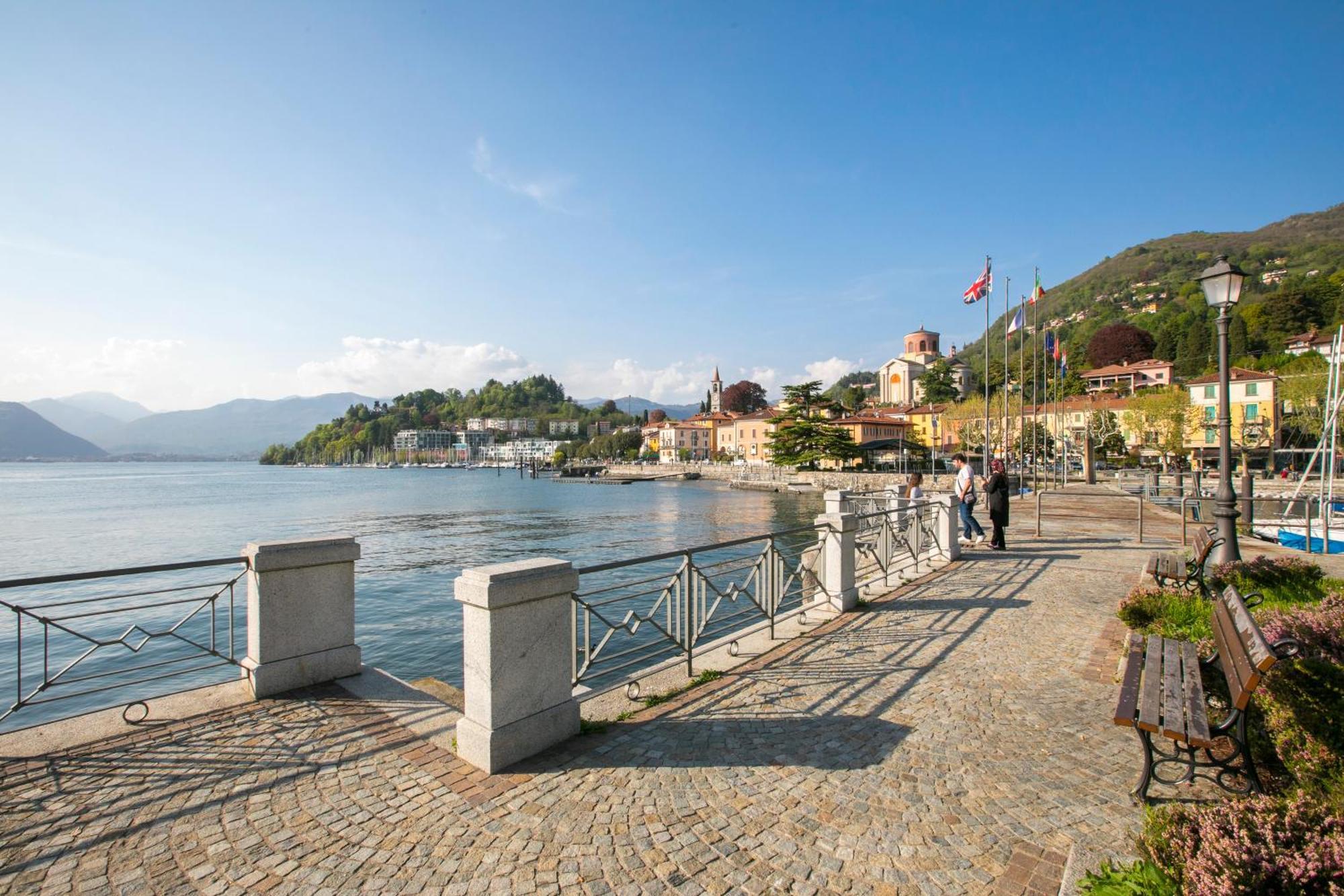 Appartamento Il Golfo Lake View - Happy Rentals Laveno Buitenkant foto