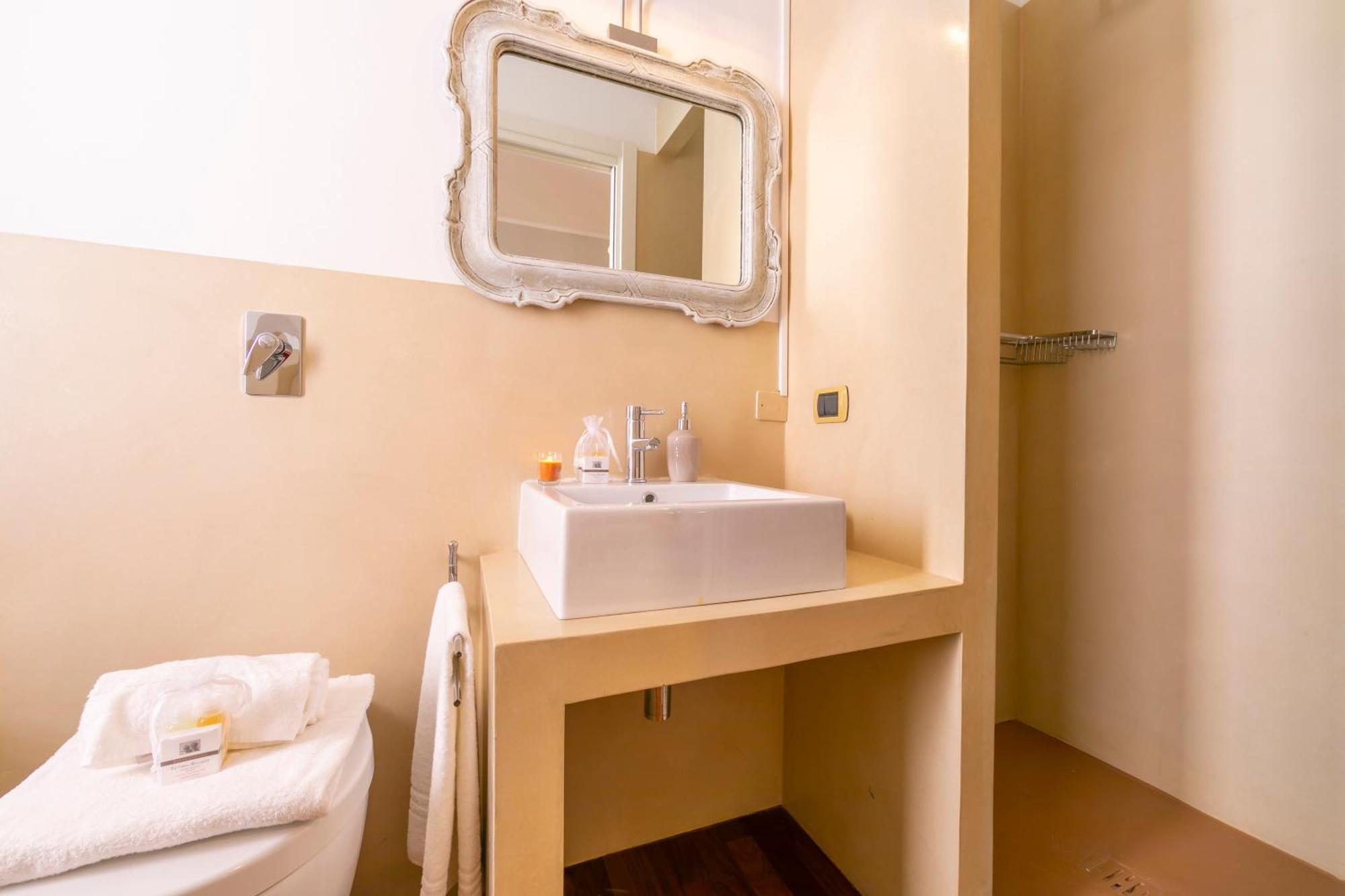 Appartamento Il Golfo Lake View - Happy Rentals Laveno Buitenkant foto