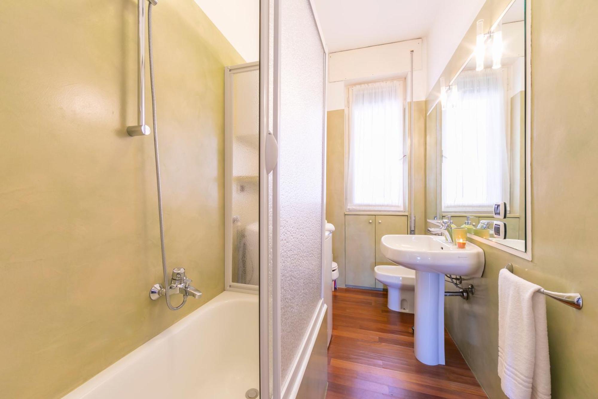 Appartamento Il Golfo Lake View - Happy Rentals Laveno Buitenkant foto