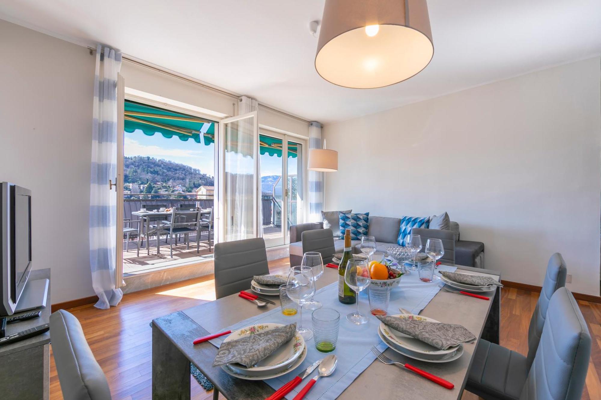 Appartamento Il Golfo Lake View - Happy Rentals Laveno Buitenkant foto