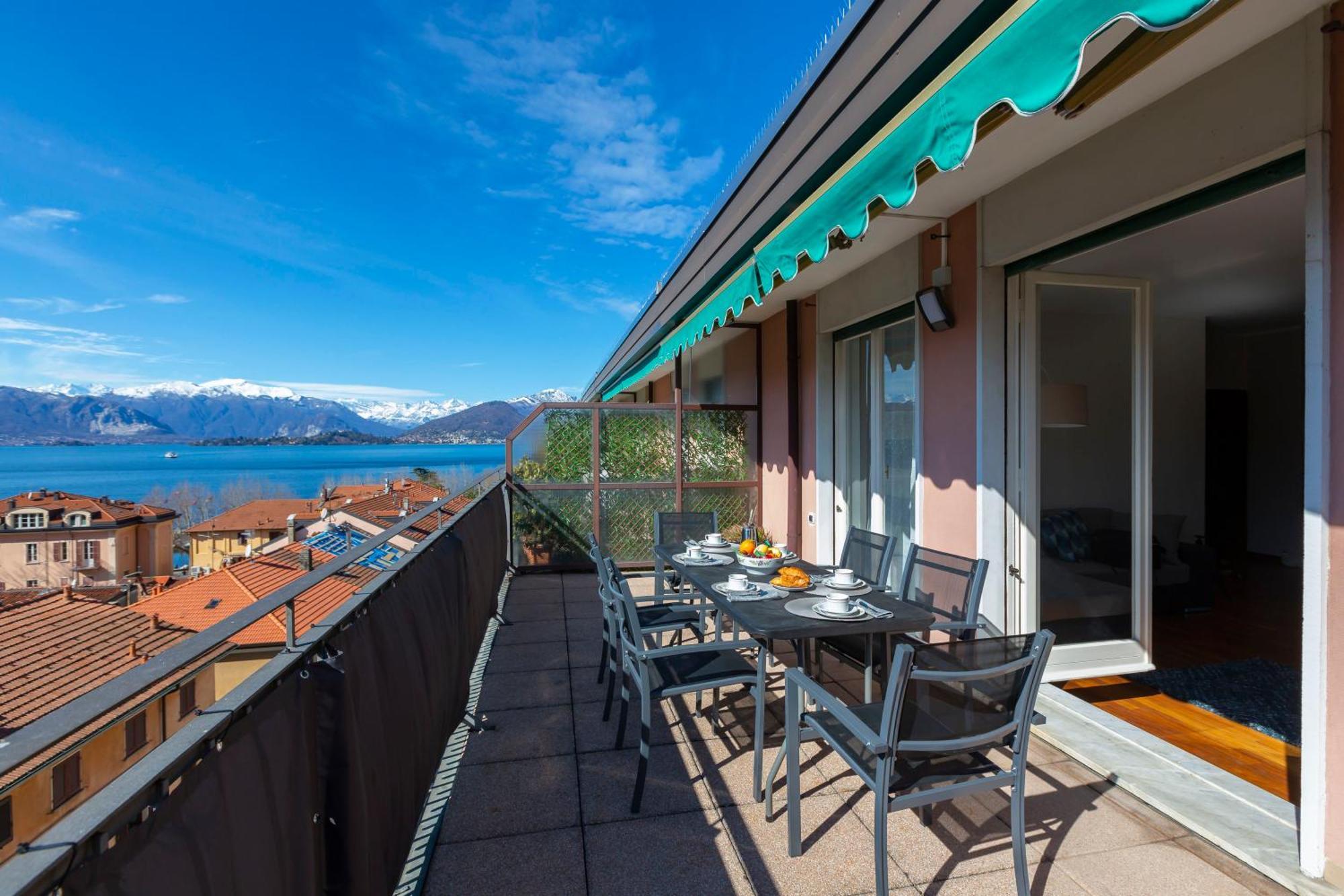 Appartamento Il Golfo Lake View - Happy Rentals Laveno Buitenkant foto